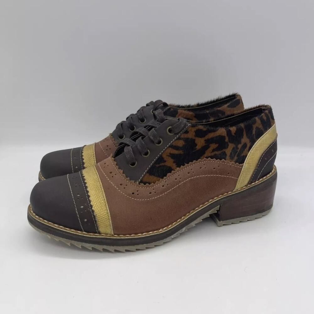 Leopard print Oxford shoes Women’s Size 8 Originally $219